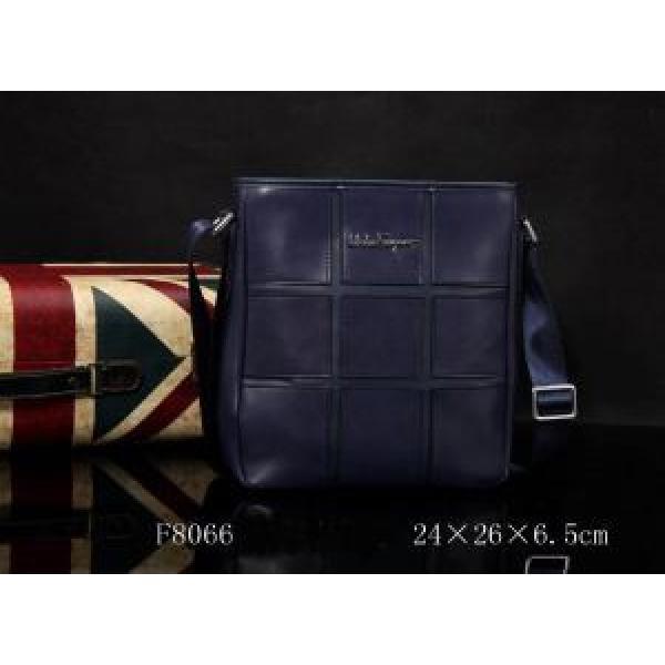 2026秋冬 ～希少 FERRAGAMO サルヴァトーレフェラガモ メンズ用 ショルダーバッグ F8066.62.