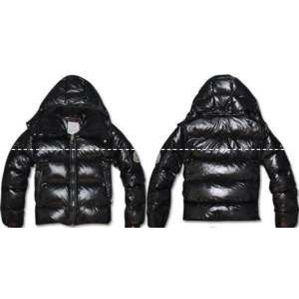 汎用性の高いモンクレールMONCLER防寒性の高いダウンジャケット