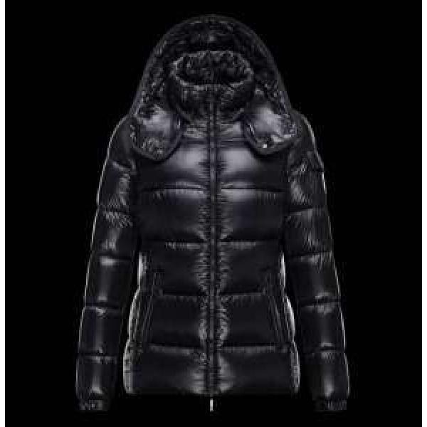 2026秋冬 一味違うケーブル編みが魅力満点 MONCLER モンクレール ダウンジャケット