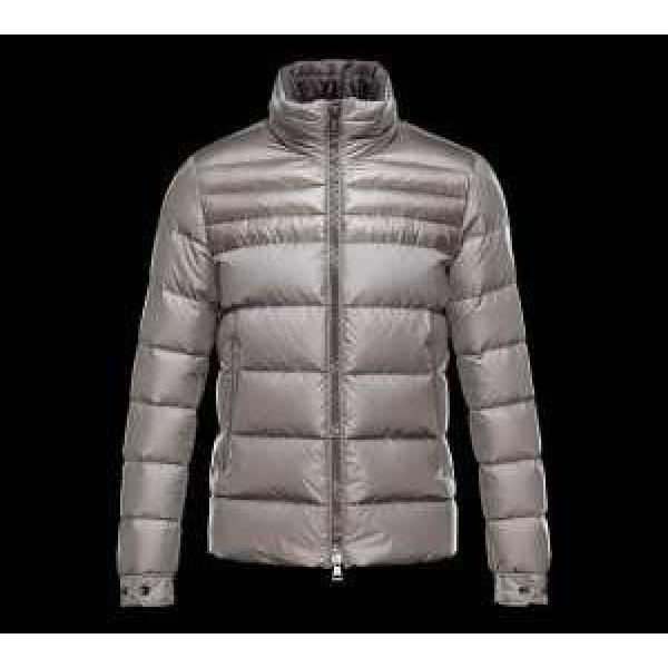 夏コーデに 2025秋冬 MONCLER モンクレール ダウンジャケット
