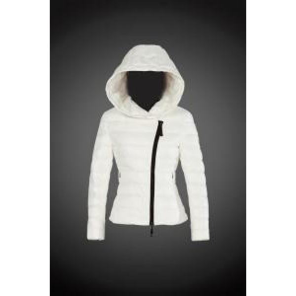 2026 秋冬 MONCLER モンクレール 防寒具としての機能もバッチリ レディース ダウンジャケット8830