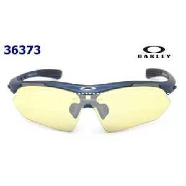夏コーデに 2026 OAKLEY オークリー サングラス