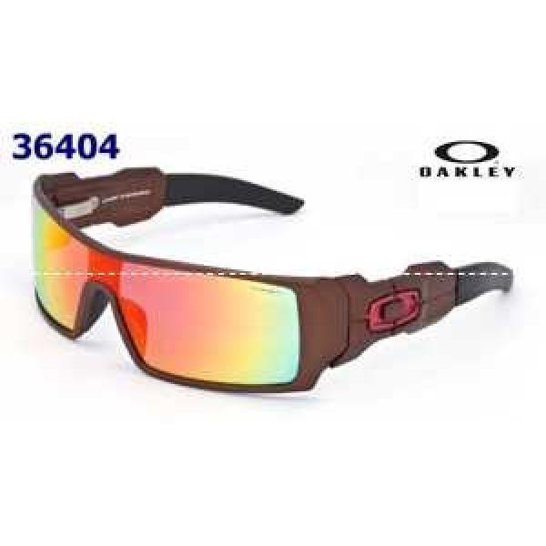 大人のおしゃれに 2025 OAKLEY オークリー サングラス