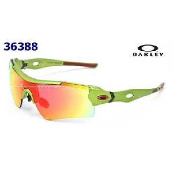 夏コーデに 2026 OAKLEY オークリー サングラス