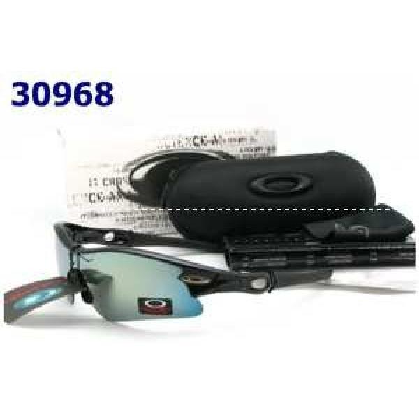 2025 存在感◎Oakley オークリーサングラス