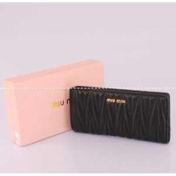 超人気美品◆2026新作 MIU MIU ミュウミュウ レディース長財布8012.111.