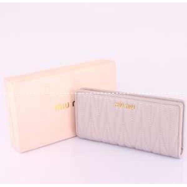 2026新作 MIU MIU ミュウミュウ 超人気美品◆レディース長財布8012.111.