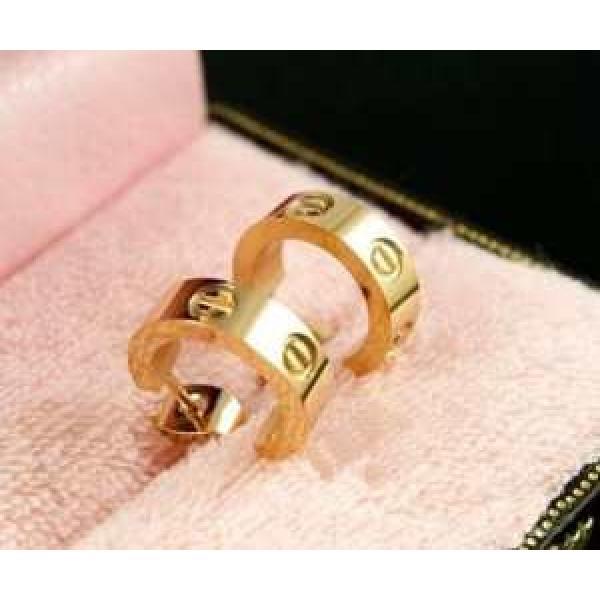 大変人気のCARTIER カルティエ 軽く装着感がよいピアス.225.