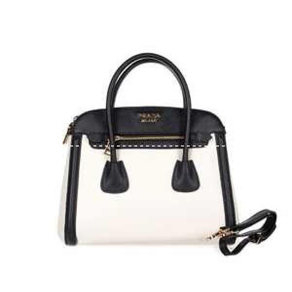2026春夏 新作 PRADA プラダ★安心★追跡付 手持ち&amp;ショルダー掛け2596.68.