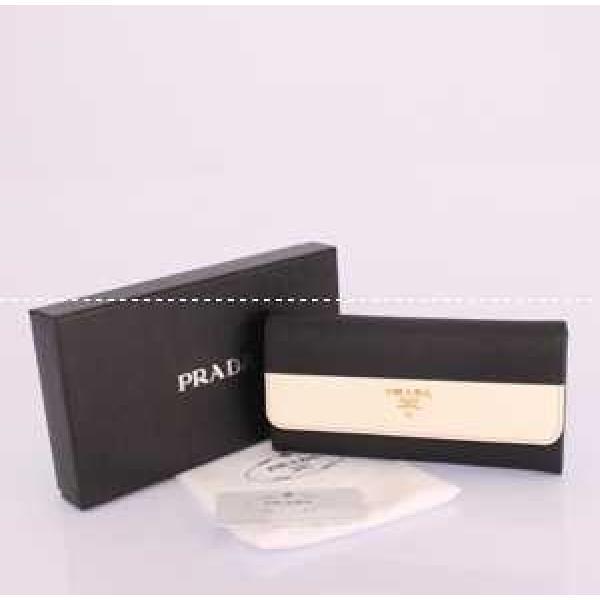 2026新作 贈り物にも◎PRADA プラダ レディース長財布1168.105.