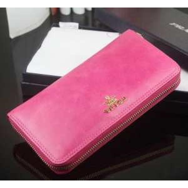 2026 完売品！PRADA プラダース長財布.105.