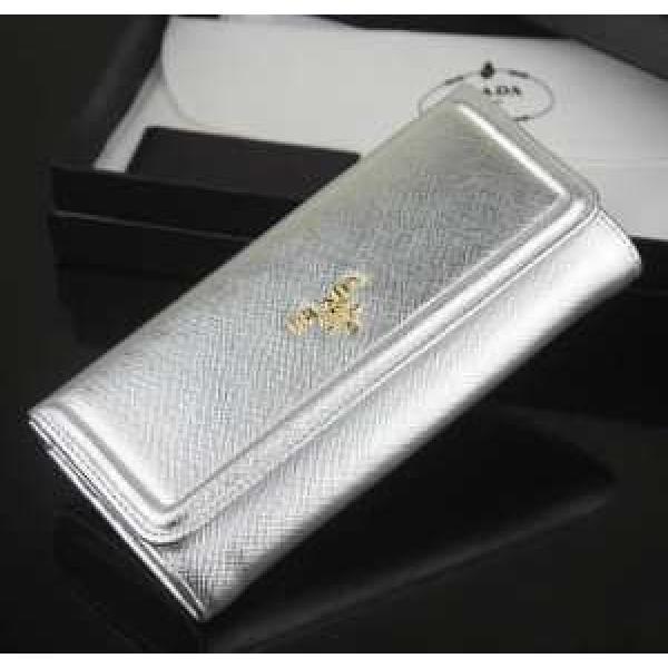 入手困難 2026 PRADA プラダース長財布.105.