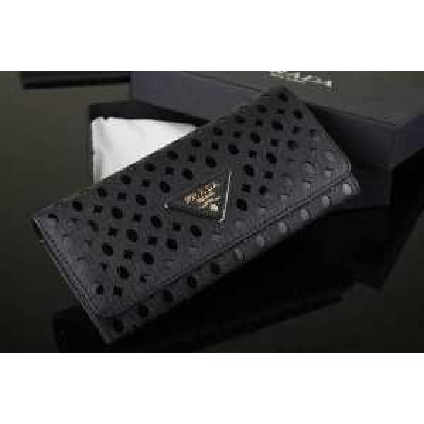 お買得 2026 PRADA プラダース長財布.105.