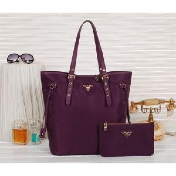 完売品！2026春夏 PRADA プラダ  ショルダーバッグ レディース.68.