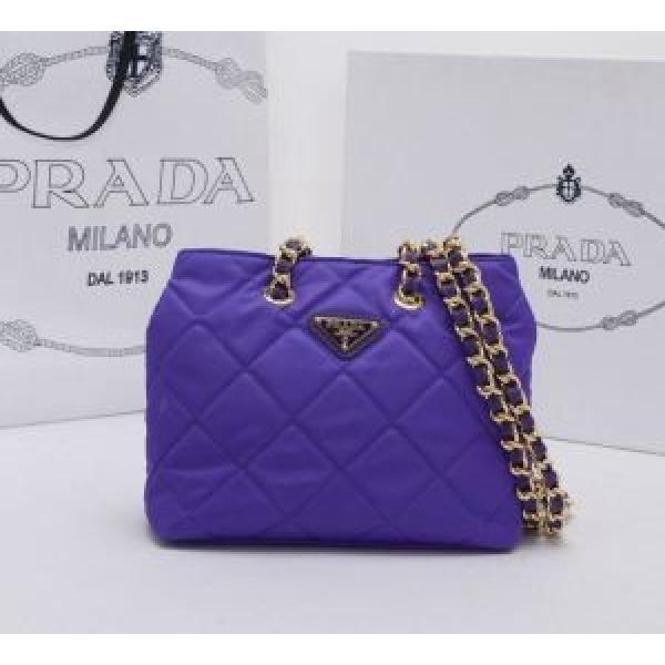 抜群の雰囲気が作れる! PRADA プラダ  2026春夏  ショルダーバッグ レディース.68.