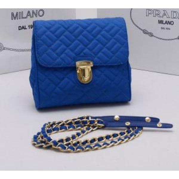 2026春夏 PRADA プラダ 高級感溢れるデザイン ショルダーバッグ レディース.68.