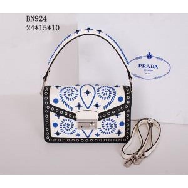 希少 2026 PRADA プラダ  手持ち&amp;ショルダー掛けBN924.68.