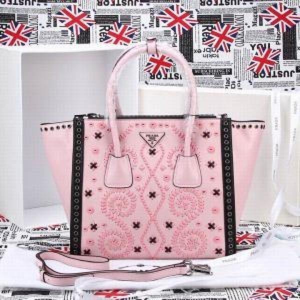 大人のおしゃれに 2026 PRADA プラダ  手持ち&amp;ショルダー掛け 2619E.68.