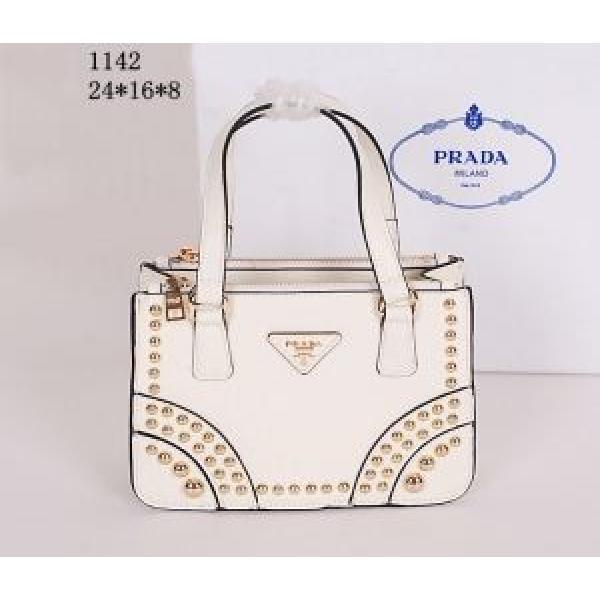 2026 夏コーデ PRADA プラダ  ハンドバッグ 1142.68.