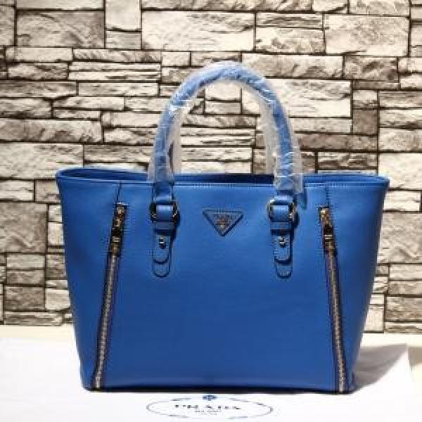 2026 PRADA プラダ 存在感◎  ショルダーバッグ.68.
