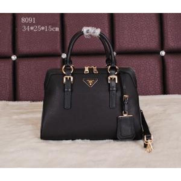 PRADA プラダ 2026 大人のおしゃれに 手持ち&amp;ショルダー掛け ボルトポケット付8091.68.