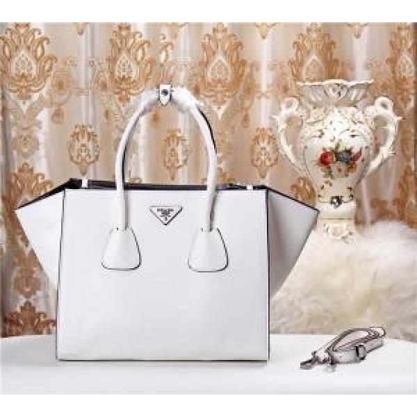 2026 超レア PRADA プラダ シンプル＋多機能 手持ち&amp;ショルダー掛け 2619.68.