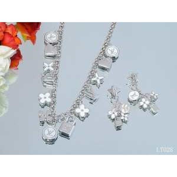 2026春夏新作コピーブランドLOUIS VUITTON ルイヴィトン上品なネックレス、イヤリング2点セット.224.