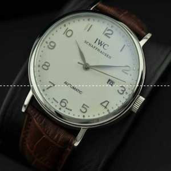 自動巻き 3針クロノグラフ IWC クオーツ メンズ腕時計　日付表示 ホワイト文字盤 サファイヤクリスタル風防.209.