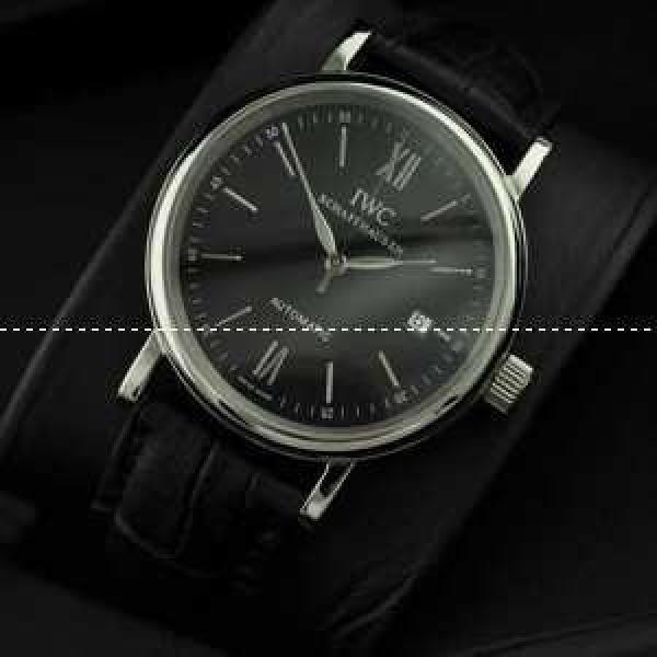 日本製クオーツ IWC クオーツ メンズ腕時計　3針クロノグラフ 黒文字盤　日付表示 夜光効果.209.