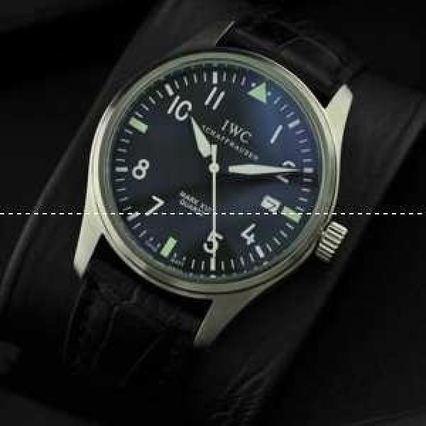 IWC クオーツ メンズ腕時計　日本製クオーツ 3針クロノグラフ 日付表示 夜光効果 サファイヤクリスタル風防 38.68mm.209.