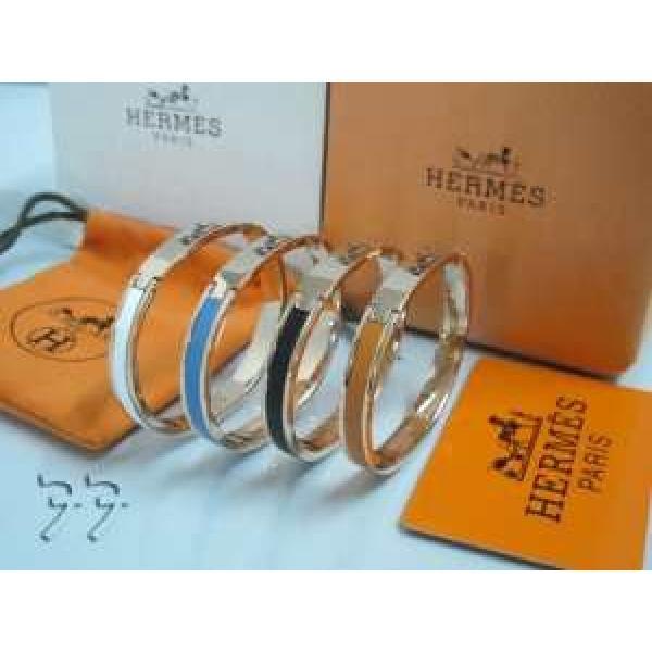 大人のおしゃれに 2026春夏 HERMES エルメス バングル.228.