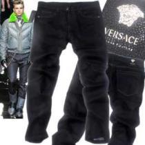 2026 夏コーデ VERSACE ヴェルサーチショートパンツ