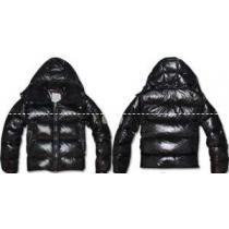 汎用性の高いモンクレールMONCLER防寒性の高いダウンジャケット