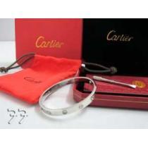 抜群の雰囲気が作れる! 2026春夏 CARTIER カルティエ バングル.225.