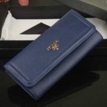 2026 夏コーデ PRADA プラダース長財布.105.
