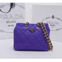 抜群の雰囲気が作れる! PRADA プラダ  2026春夏  ショルダーバッグ レディース.68.