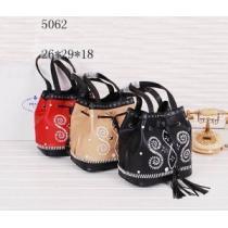 2026秋冬 入手困難 PRADA プラダ 手持ち&ショルダー掛け 5062.68.