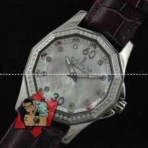 大人気　美品 CORUM-コルム 腕時計.210.