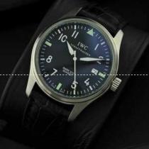 IWC クオーツ メンズ腕時計　日本製クオーツ 3針クロノグラフ 日付表示 夜光効果 サファイヤクリスタル風防 38.68mm.209.