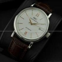 IWC クオーツ メンズ腕時計　日本製クオーツ 3針クロノグラフ ホワイト文字盤　日付表示 夜光効果 レザーベルト.209.