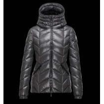 2026秋冬 MONCLER モンクレール美品 ダウンジャケット