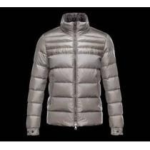 夏コーデに 2025秋冬 MONCLER モンクレール ダウンジャケット
