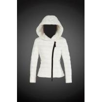 2026 秋冬 MONCLER モンクレール 防寒具としての機能もバッチリ レディース ダウンジャケット8830