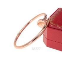 華奢なデザイン CARTIER カルティエ 繊細な印象を与えるバングル.225.