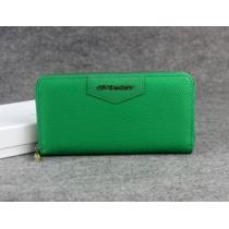 大人気☆NEW!! 2025 GIVENCHY ジバンシー  レディース財布 12708.104.