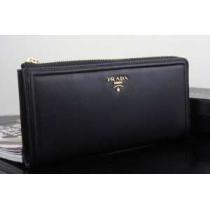 ◆モデル愛用◆ 2026 PRADA プラダース長財布.105.