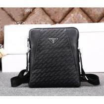 PRADA プラダ 2026 抜群の雰囲気が作れる! メンズ用 ショルダーバッグ 斜め掛けバッグ6001-1.57.