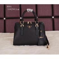 PRADA プラダ 2026 大人のおしゃれに 手持ち&ショルダー掛け ボルトポケット付8091.68.