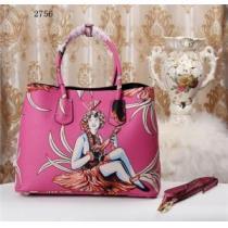 2026 欧米雑誌  PRADA プラダ 収納力のよい 手持ち&ショルダー掛け 2756.68.
