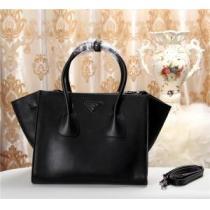 2025 高級感演出 PRADA プラダ シンプル＋多機能 手持ち&ショルダー掛け 2619.68.